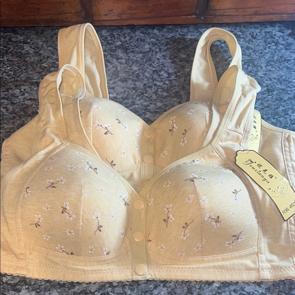 Floral Yellow Daisy Bra -set of 2. Size small front snap no wire - Picture 6 of 9